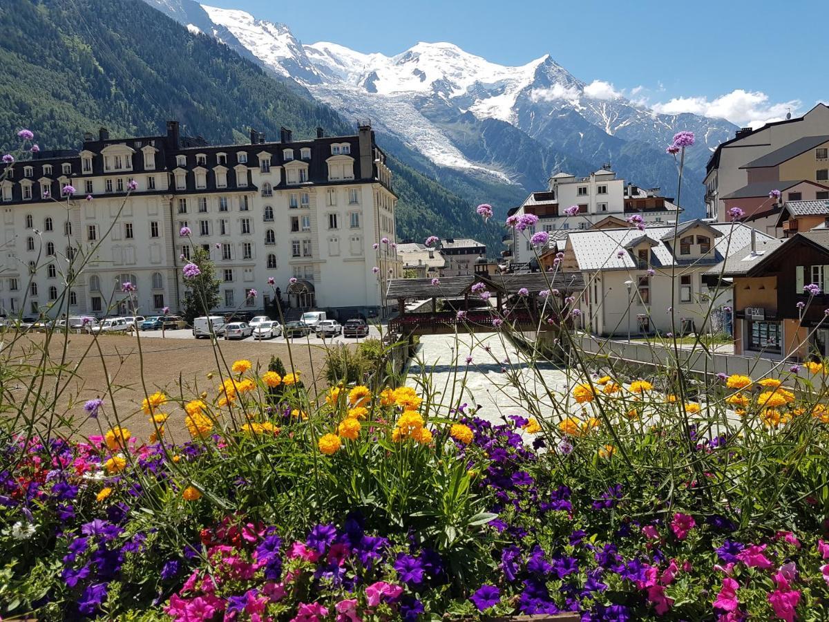 Vue Montblanc Magique En Centre-Ville Avec Parking Chamonix Exterior foto