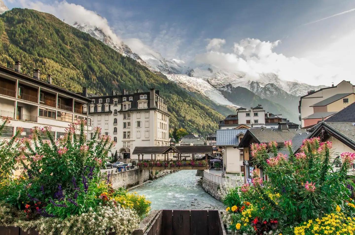 Vue Montblanc Magique En Centre-Ville Avec Parking Chamonix Exterior foto